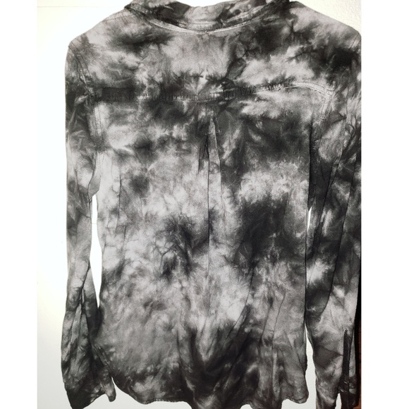 Rock & Republic Tie-Dye Button Down Long Sleeve - Picture 5 of 5